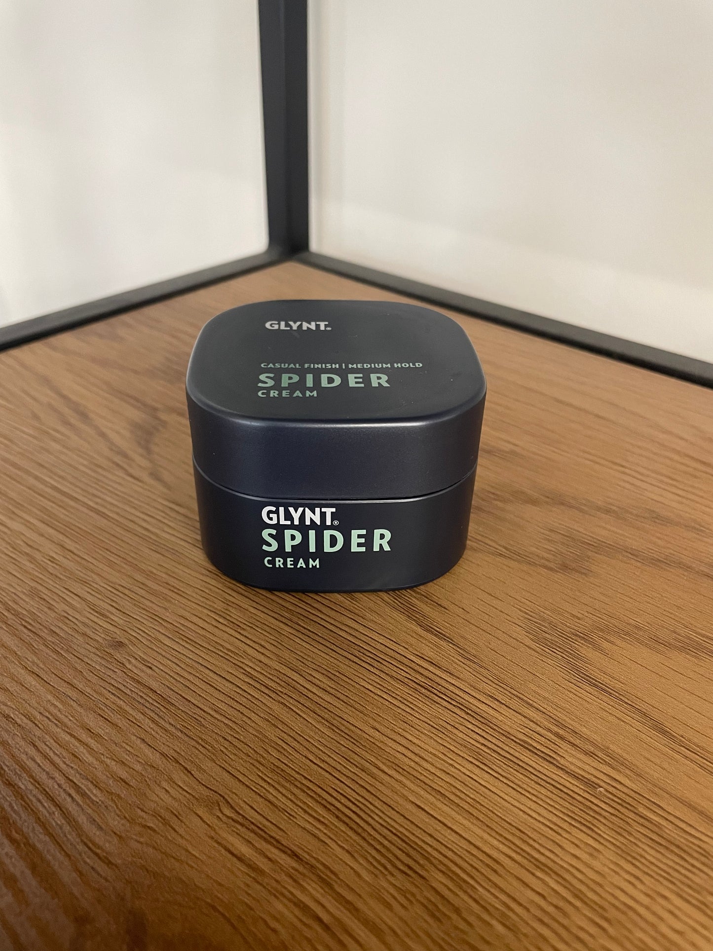 Spider cream wax
